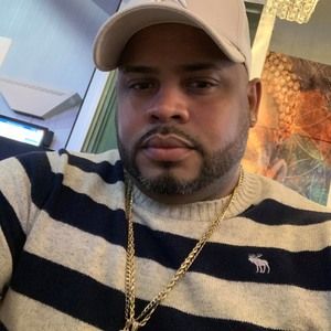 Meet your Posher, Carlos manuel